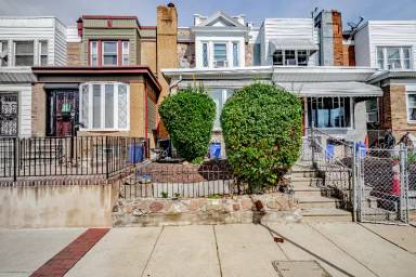 Main picture of 6207 Catharine St