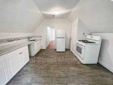 Main picture of 38 N 6th St
