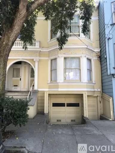 Main picture of 341 Lake St