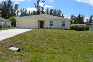 Main picture of 2902 NW 11th Ter