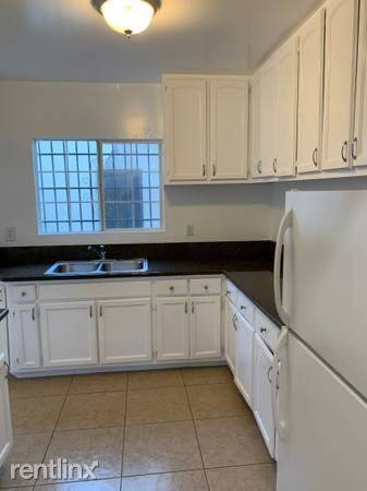 Main picture of 5300 Romaine St
