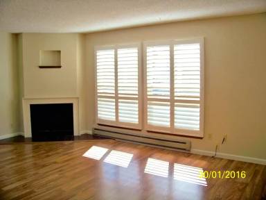 Main picture of 2085 Yale St
