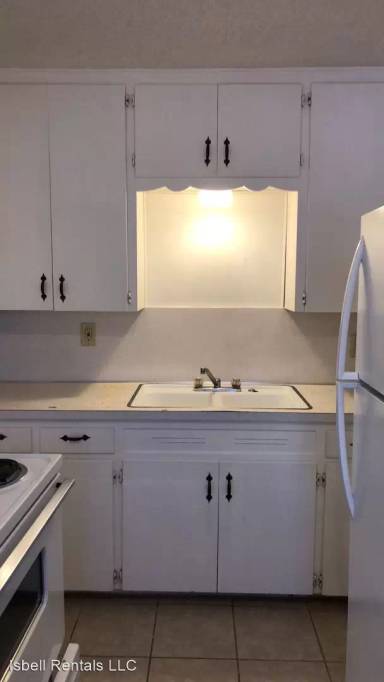 Main picture of 901 S 15th St