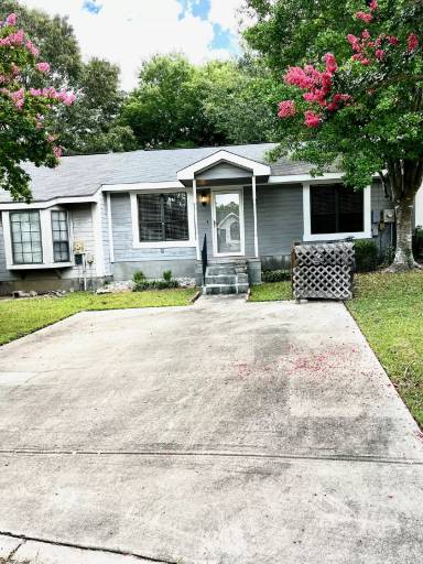 Main picture of 142 Mill Chase Way