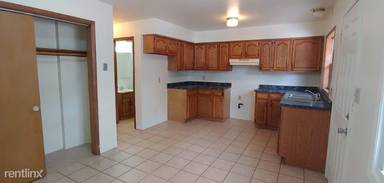 Main picture of 7027 N 43rd St