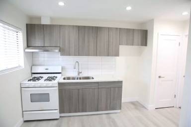 Main picture of 1312 W Florence Ave