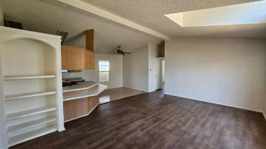 Main picture of 21761 Wisteria St