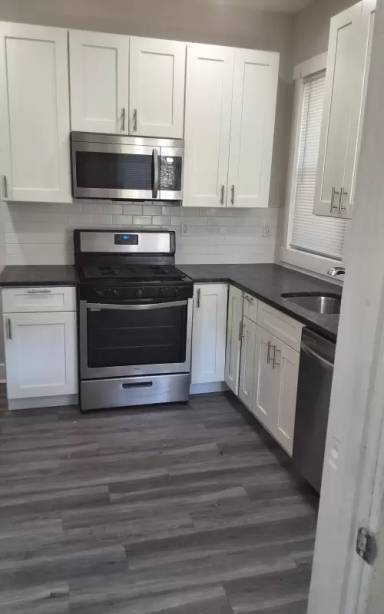 Main picture of 1064 Bond St