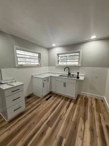 Main picture of 815 S Main St