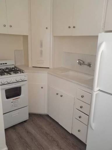 Main picture of 33 N Longfellow Ave
