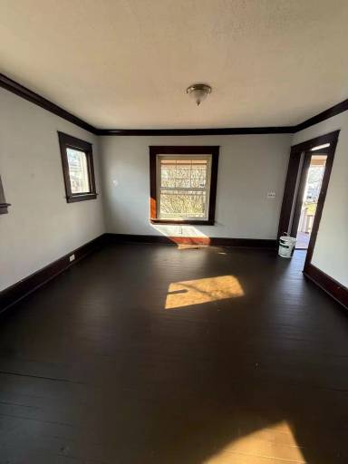 Main picture of 4719 E 94th St