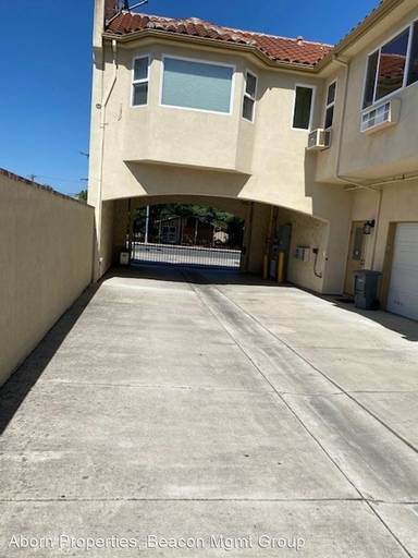 Main picture of 7767 Monterey St
