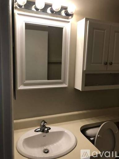 Main picture of 120 Maplehill Dr