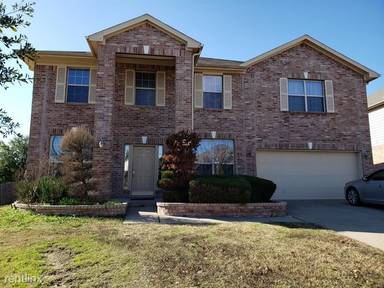 Main picture of 2701 Whisper Ct