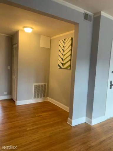 Main picture of 7340 N Damen Ave