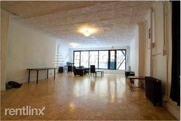 Main picture of 265 W 30th St