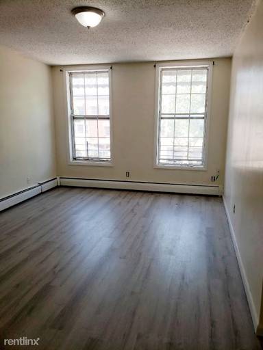 Main picture of 1044 Faile St