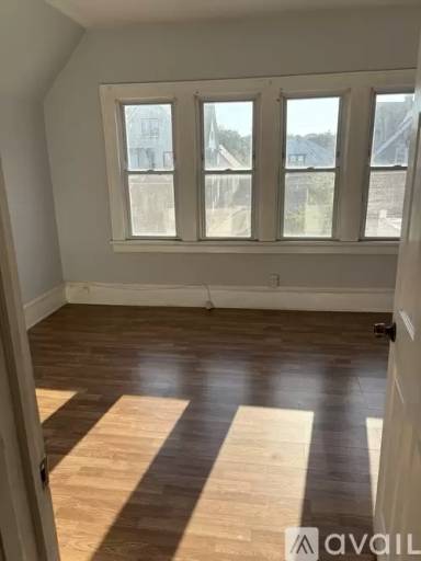 Main picture of 3352 N Richards St