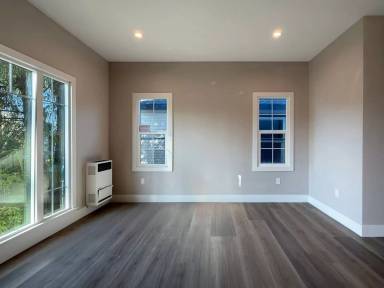 Main picture of 906 Hoffman Ave