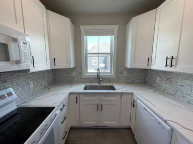 Main picture of 133 S Prairie Ave