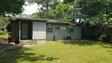 Main picture of 715 Langdale Dr