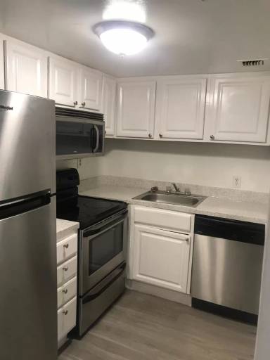 Main picture of Windmill Point Apartments