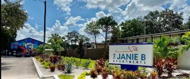 Main picture of 5305 N Boulevard