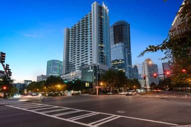 Main picture of Realm Condominiums
