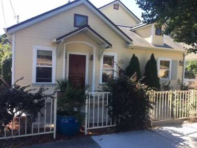 Main picture of 773 Peach St