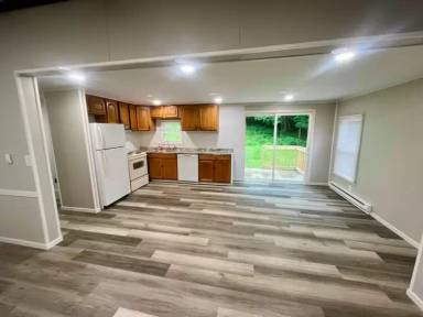 Main picture of 27 Oak Dr
