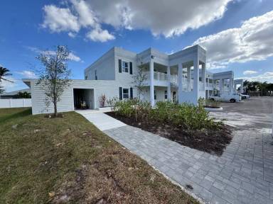 Main picture of 3815 Chiquita Blvd S