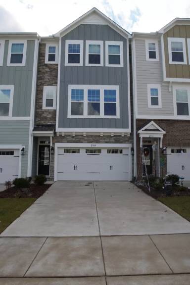 Main picture of 2709 Hunter Woods Dr