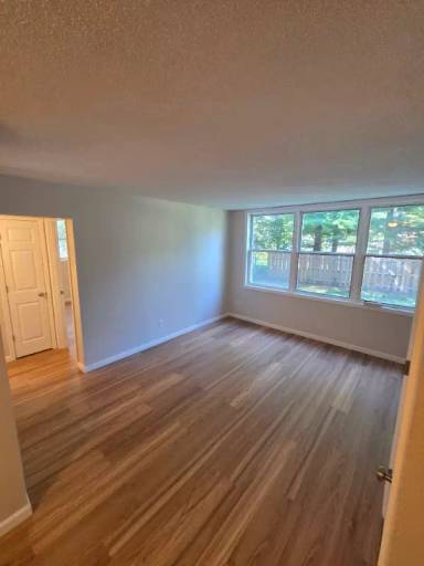 Main picture of 1349 Main St
