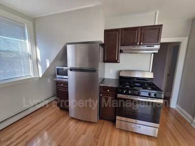 Main picture of 15 Woodbine St
