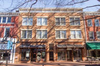Main picture of 122 West Market St