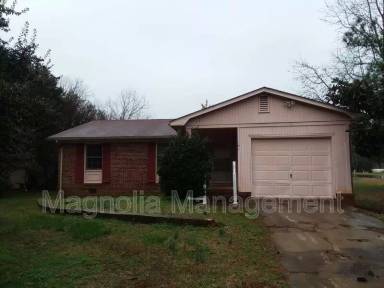Main picture of 104 Allen Cir