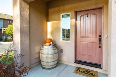 Main picture of 5534 Aguacate St