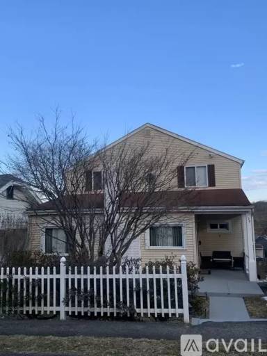 Main picture of 129 Knickerbocker Ave