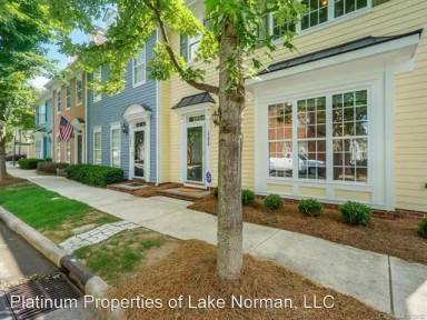 Main picture of 807 Cattaloochee Ln