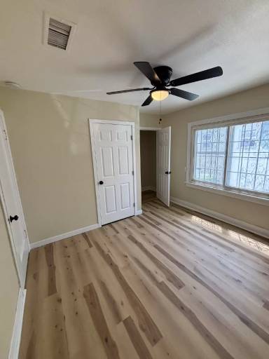 Main picture of 2132 W 84th Pl