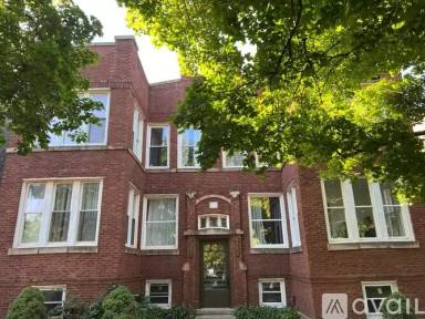 Main picture of 4951 W Belle Plaine Ave