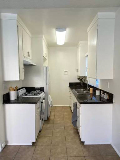 Main picture of 1723 Grismer Ave