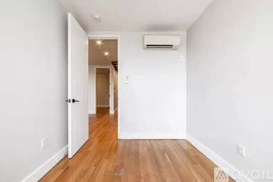 Main picture of 1631 Saint Johns Pl