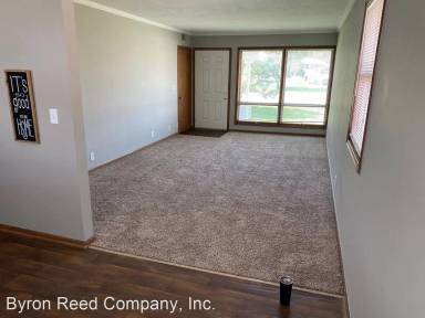 Main picture of 7812 Harney St