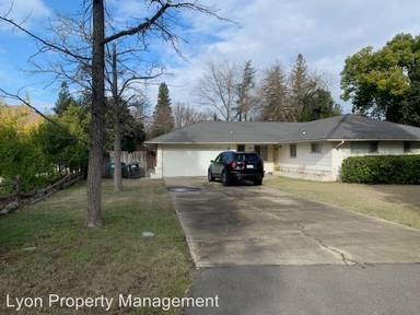 Main picture of 2675 Huntington Rd