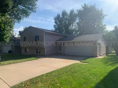 Main picture of 2509 S Groveland Ave
