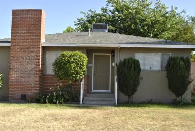 Main picture of 401 E Elm St