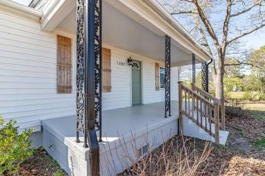 Main picture of 1307 Hooks Rd