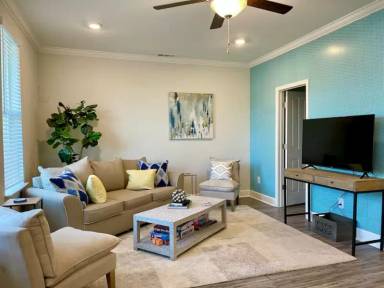 Main picture of 1001 51st Ave N