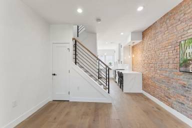 Main picture of 1537 C St SE